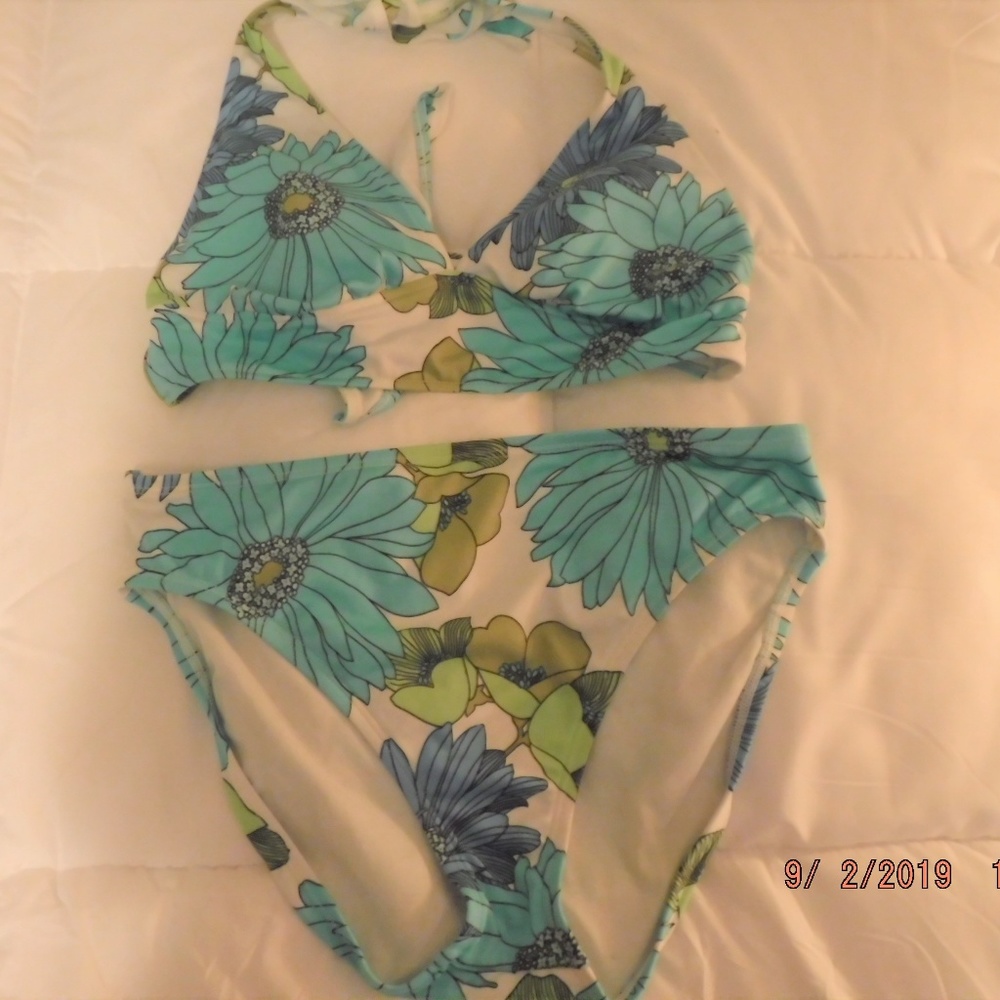 Triangle top blue and green two piece.